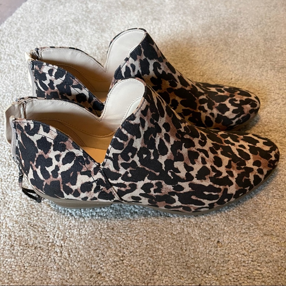 Kenneth Cole Reaction leopard print ankle boots